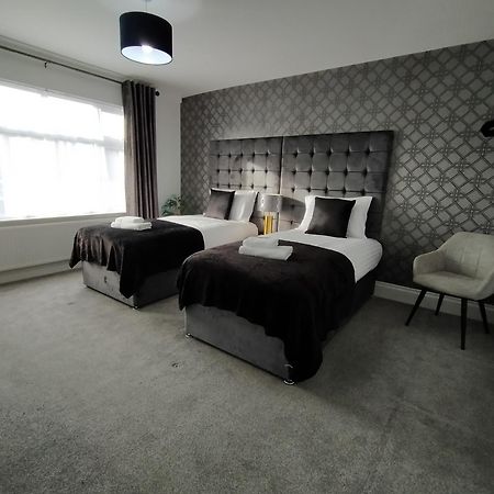 クルー Sirius House - Sleeps 7, Driveway, Gardenヴィラ エクステリア 写真