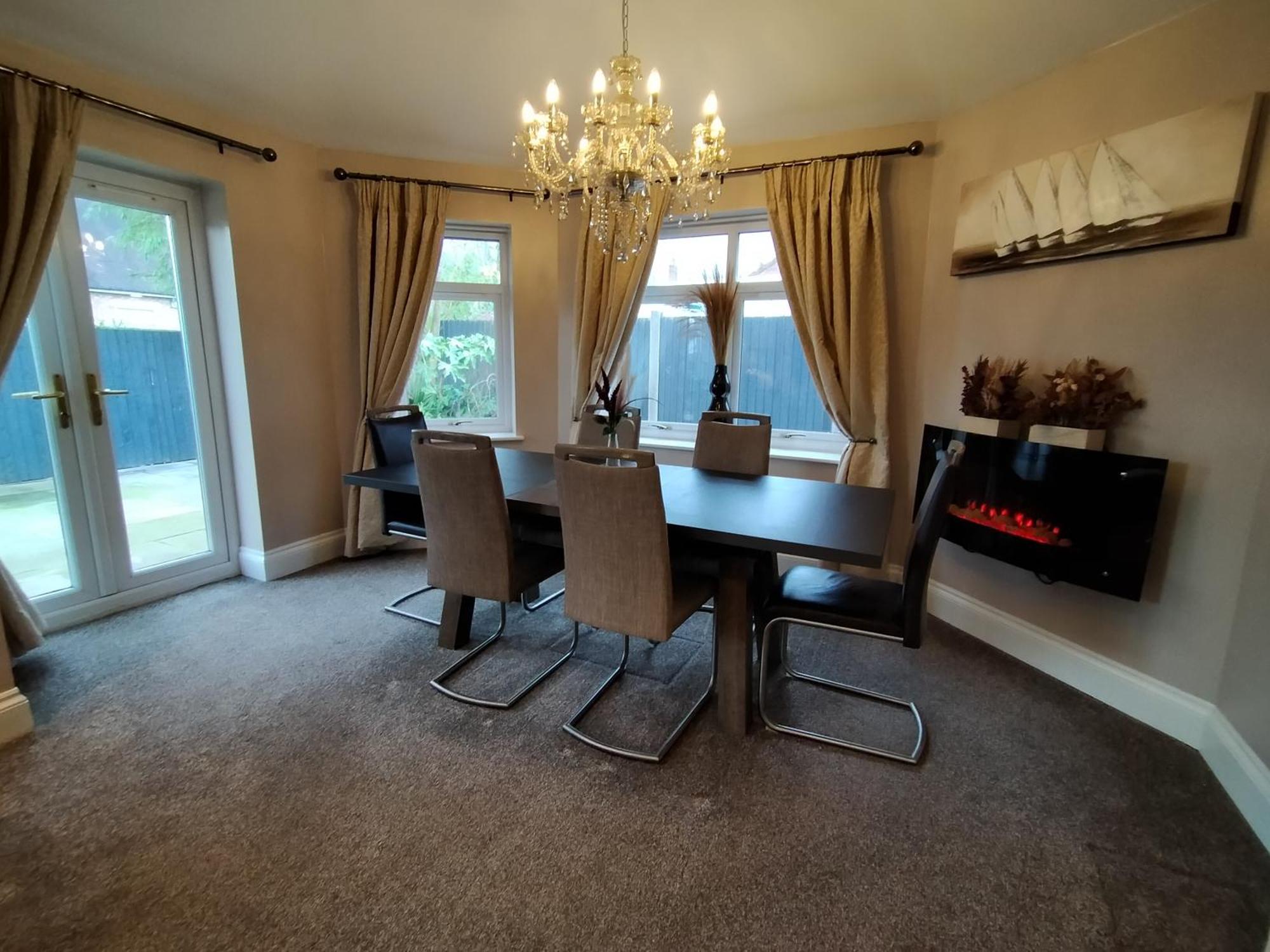 クルー Sirius House - Sleeps 7, Driveway, Gardenヴィラ エクステリア 写真